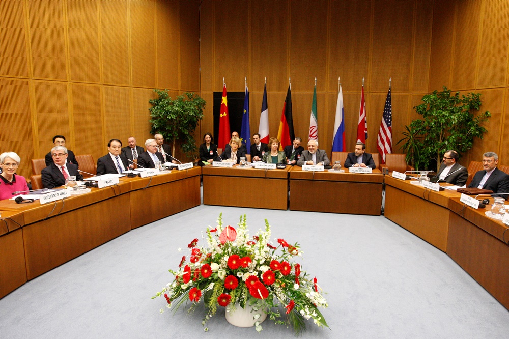 A general view shows representatives of Iran, the United States, China, Russia, Britain, France, Germany and the European Commission attending the EU 5+1 Talks with Iran at the UN headquarters in Vienna on February 18, 2014. AFP PHOTO /  DIETER NAGL